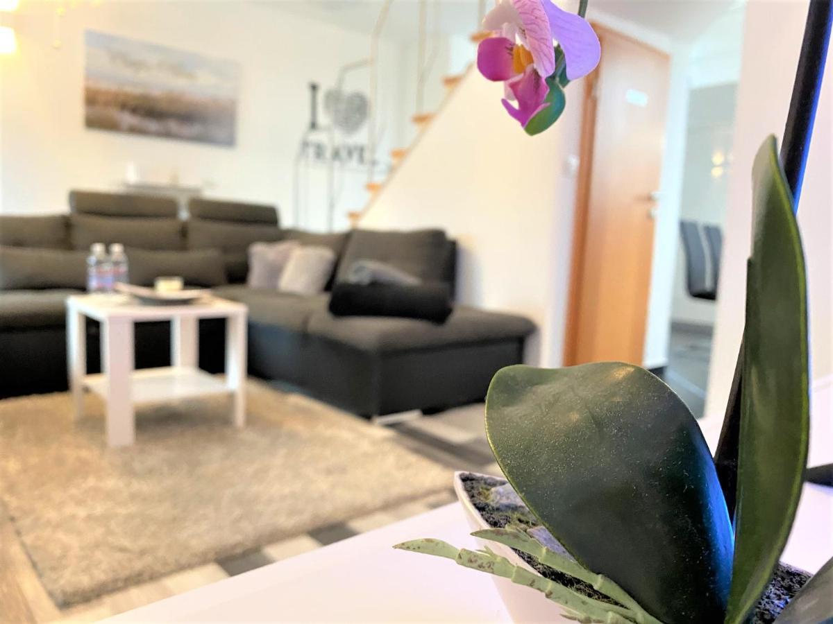Luxus Auf 2 Etagen 3br! +netflix +high-end Ausstattung Appartement