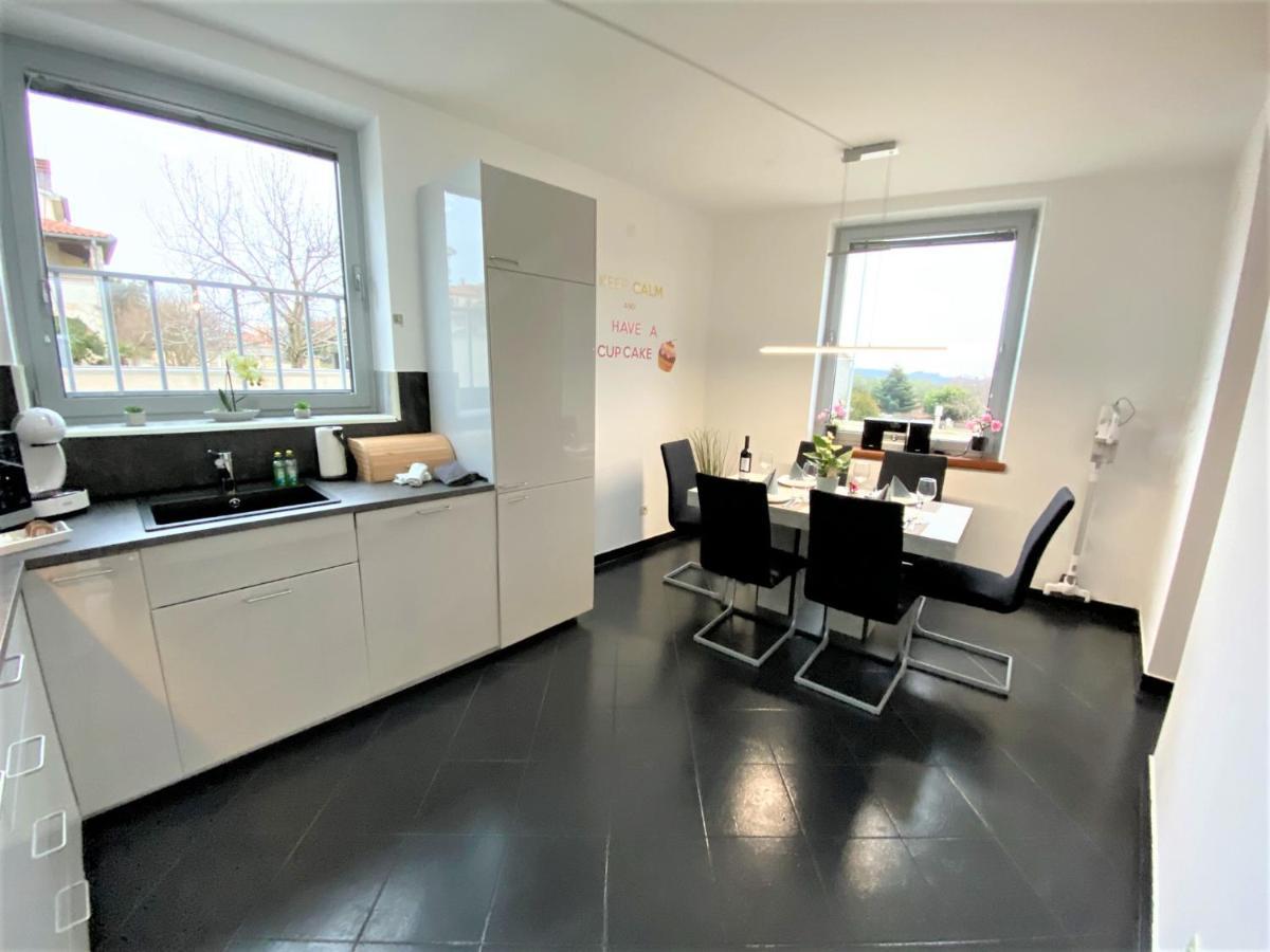 Appartement Luxus Auf 2 Etagen 3br! +netflix +high-end Ausstattung