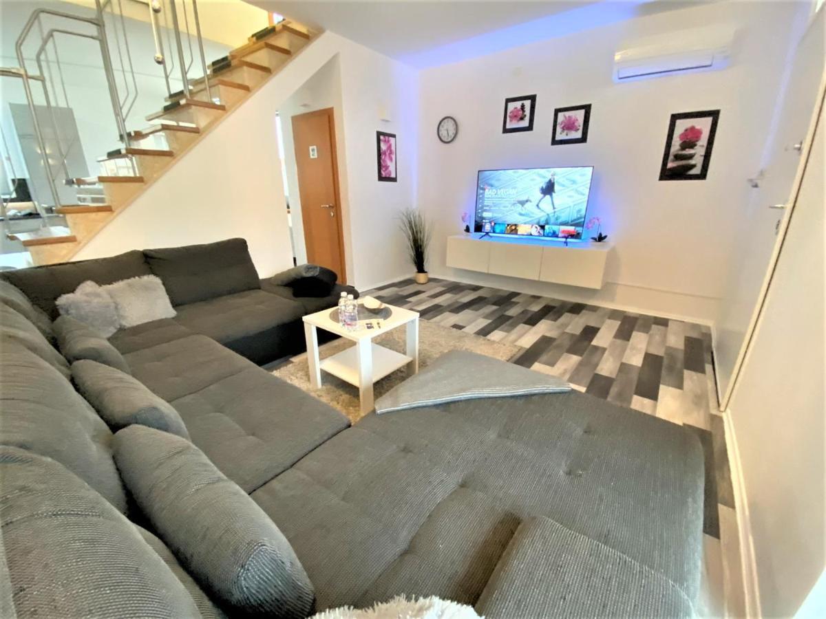 Appartement Luxus Auf 2 Etagen 3br! +netflix +high-end Ausstattung